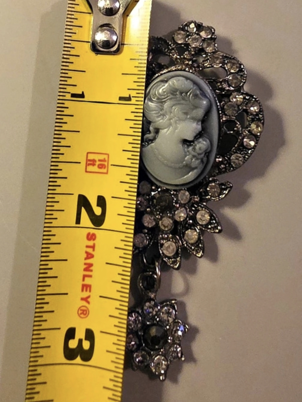Cameo Floral Rhinestone Brooch - Picture 8 of 8